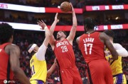 12秒丢6分！火箭连续失误葬送胜利 0-3落后濒临出局