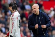 3-2绝杀！曼联双杀利物浦重返欧冠，卫冕冠军在老特拉福德被打得原形毕露